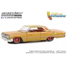 PRE-ORD3R GreenLight Modeliukas 1963 Chevrolet Impala SS *California Lowriders Series 4*, gold metallic and red
