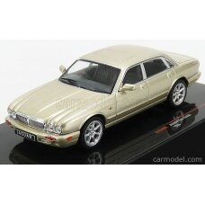 PRE-ORD3R IXO Models Jaguar XJ8, X308, beige