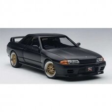 Inno64 Nissan Skyline GT-R (R32), matt black