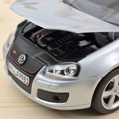 PRE-ORD3R Norev 1/18 2007 Volkswagen Golf GTI Pirelli, silver