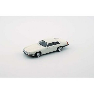 PRE-ORD3R BM Creations Modeliukas 1984 Jaguar XJS, glacier white