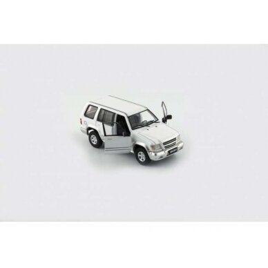 PRE-ORD3R BM Creations Modeliukas 1998-2002 Isuzu Trooper Big Horn, white