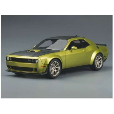 PRE-ORD3R GT Spirit Modeliukas Dodge Challenger R/T Scat Pack Widebody 50th Anniversary *Resin Series*, green