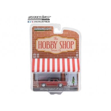 GreenLight Modeliukas 1983 Dodge Diplomat with Woman in Dress *The Hobby Shop Series 15*, red