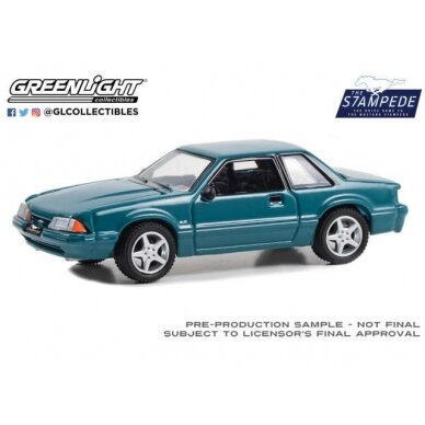 PRE-ORD3R GreenLight Modeliukas 1992 Ford Mustang LX 5.0 *The Drive Home to the Mustang Stampede Series 1*, deep emerald green