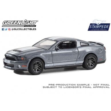 GreenLight Modeliukas 2010 Shelby GT500 *The Drive Home to the Mustang Stampede Series 1*, sterling grey metallic with white stripes