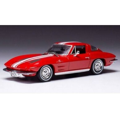 PRE-ORD3R IXO Models 1/43 1963 Chevrolet Corvette Stingray, red/white