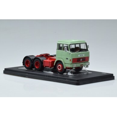 PRE-ORD3R IXO Models 1/43 1966 Henschel HS 19 TS, green/red