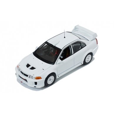 IXO Models Modeliukas 1998 Mitsubishi Lancer Evo V, white