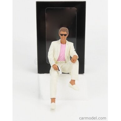 PRE-ORD3R KK Scale 1/18 Sunny* Sitting Figure