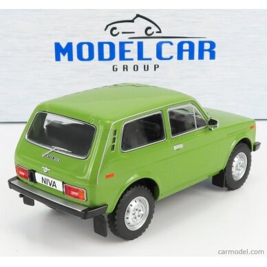 PRE-ORD3R MCG 1/18 1976 Lada Niva, olive green