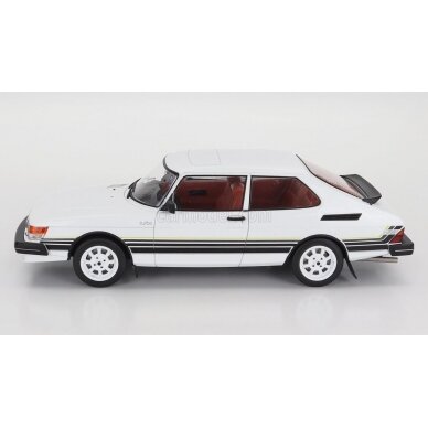 PRE-ORD3R MCG Modeliukas 1/18 1981 Saab 900 Turbo, white