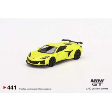 PRE-ORD3R Mini GT 1/64 2023 Chevrolet Corvette Z06, accelerate yellow