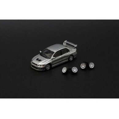 BM Creations Modeliukas Mitsubishi Lancer Evolution VII LHD with Extra Wheels, silver