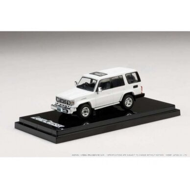 PRE-ORD3R Hobby Japan Modeliukas 2001 Toyota Landcruiser 70 ZX 4 Door, white