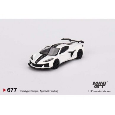 PRE-ORD3R Mini GT Modeliukas 2023 Chevrolet Corvette Z06, white