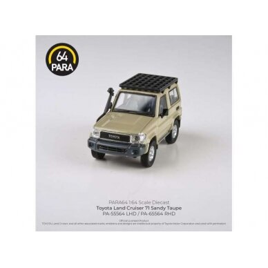 PRE-ORD3R Para64 Modeliukas 1/64 2014 Toyota Land Cruiser 71 short wheel base, sandy taupe left hand drive (cars in a deluxe Acrylic window box)