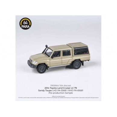PRE-ORD3R Para64 Modeliukas 1/64 2014 Toyota Land Cruiser Dbl Cab LC78, sandy taupe with canopy Left hand drive (cars in a deluxe Acrylic window box)