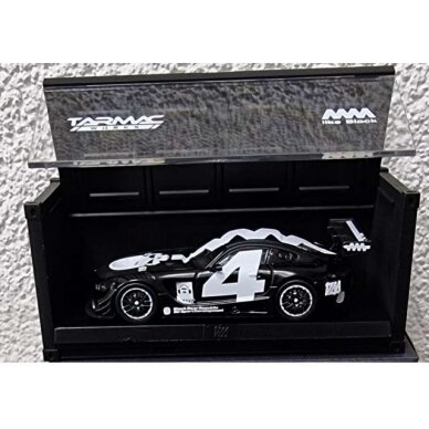 PRE-ORD3R Tarmac Modeliukas 1/64 2018 Mercedes AMG GT3 #4 with container & figure, white